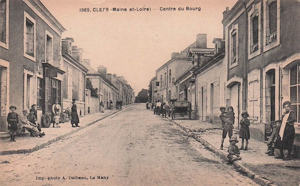 702-399-045 Clefs Centre Du Bourg, Verzenden, Voor 1920, Frankrijk