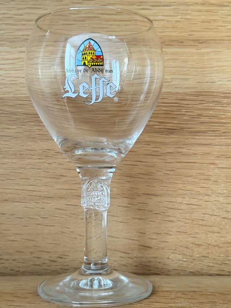 Leffe Bierglas 25cl (logo 3 dakkapelletjes), Verzamelen, Biermerken, Zo goed als nieuw, Glas of Glazen, Leffe, Ophalen of Verzenden