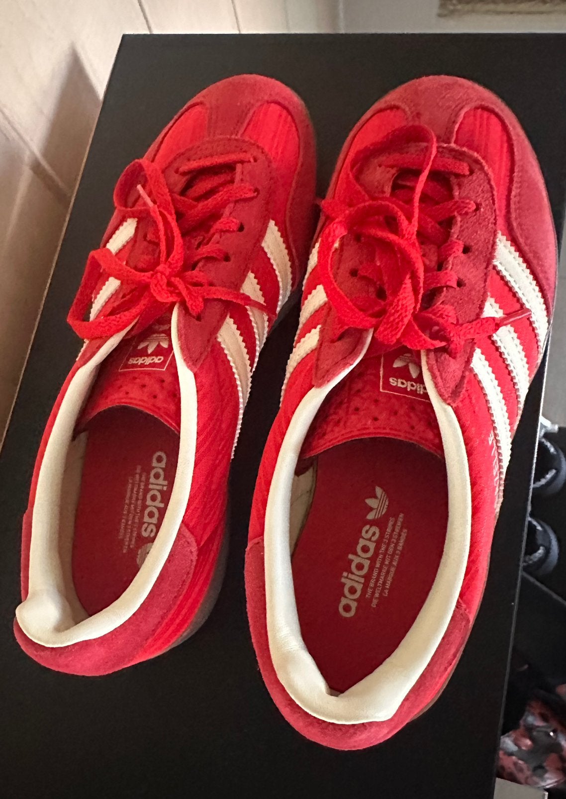 Gazelle indoor - sneakers laag - red Scarlet/ cream white, Kleding | Dames, Ophalen of Verzenden, Rood, Sneakers of Gympen, Zo goed als nieuw