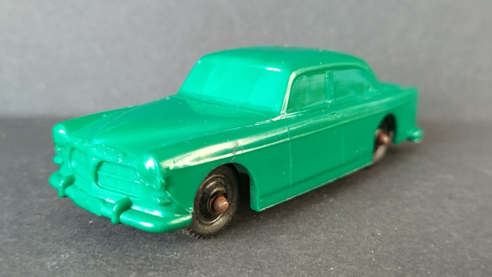 Volvo Amazon green 1:43 Galanite Sweden vinyl Pol, Overige merken, Auto, Verzenden, .