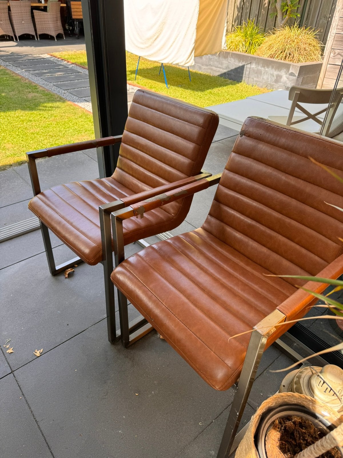 2 stoelen nep leer, Ophalen, Gebruikt