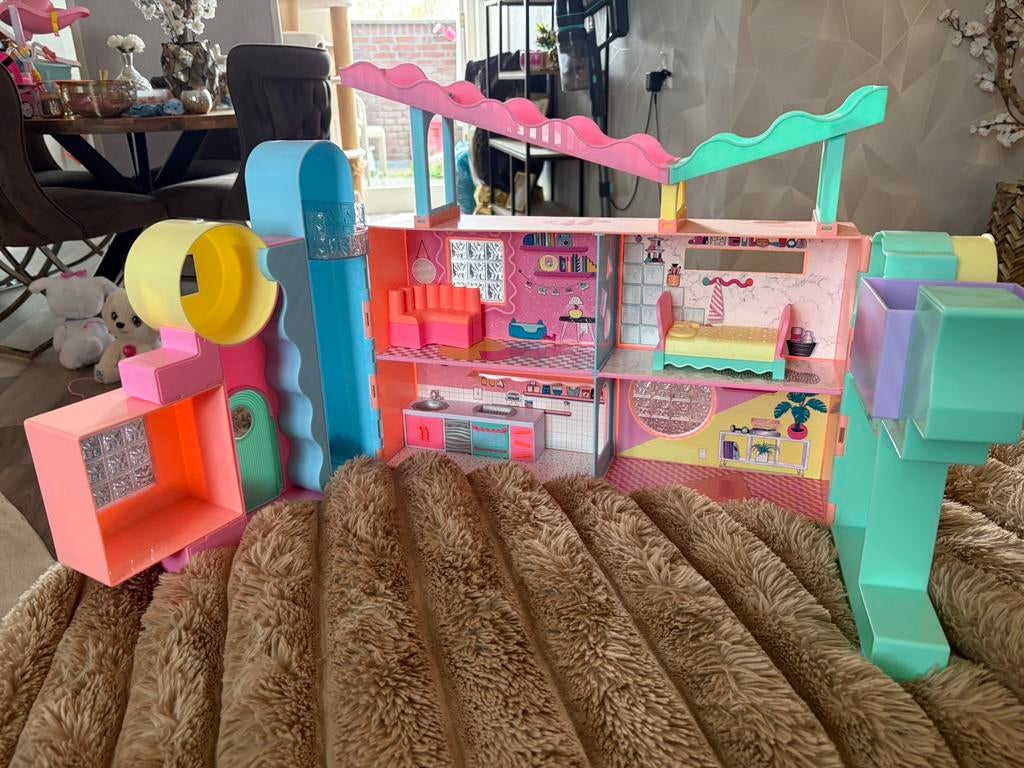 Lol surprise huis, Kinderen en Baby's, Speelgoed | Buiten | Speelhuisjes, Ophalen of Verzenden, Zo goed als nieuw, Hout