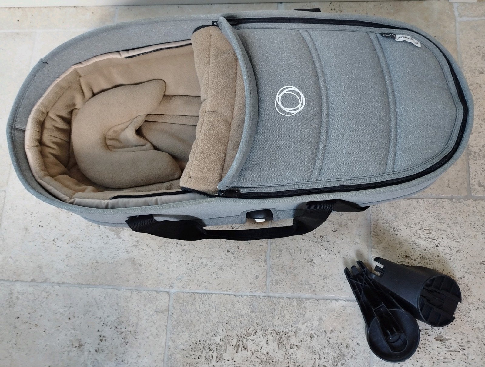 Bugaboo Bee 3 reiswieg en voetenzak - Grijs, Gebruikt, Bugaboo, Met reiswieg, Ophalen