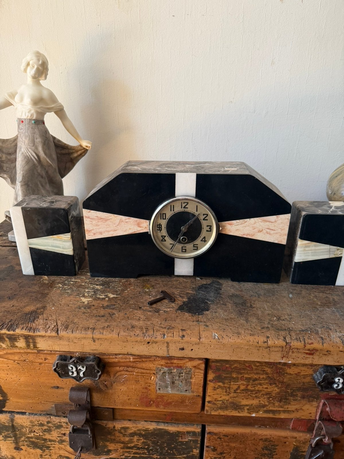 Mooi marmeren art deco klokken stel , uurwerk nakijken !, Ophalen of Verzenden