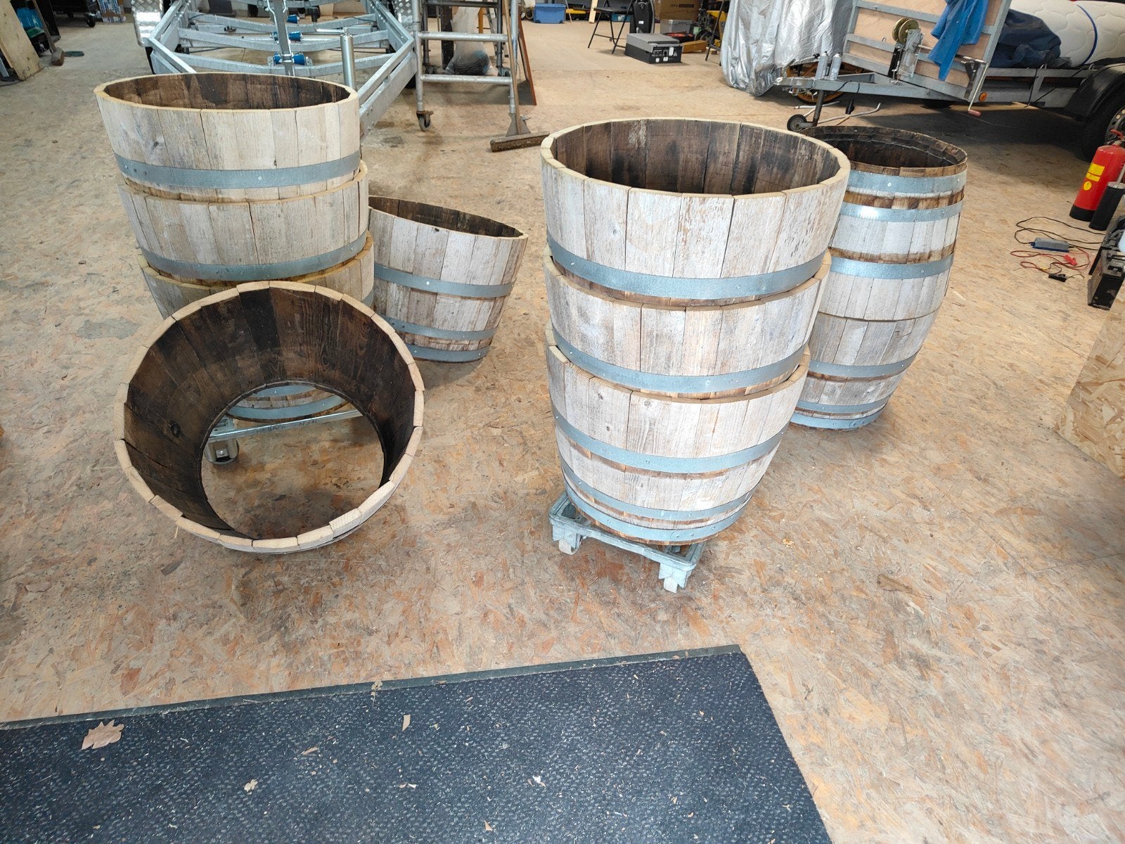 Houten bloembakken van gerecyclede wijnvaten, Gebruikt, Rond, Ophalen of Verzenden, 60 tot 100 cm