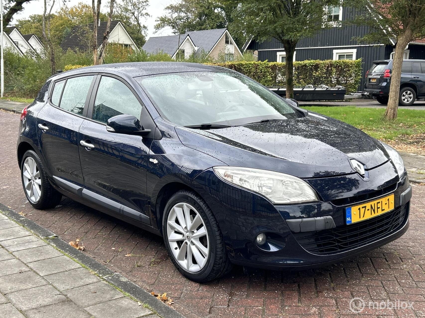 Renault Megane 1.6 Dynamique | Clima | Navi | Cruise |, Auto's, Dealer onderhouden, Stof, Gebruikt, Zwart