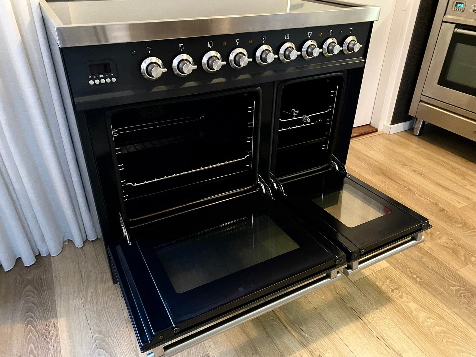Geweldig 90cm Boretti/Ilve inductie fornuis! Zwart - 2 ovens, Witgoed en Apparatuur, Kookplaten, Zo goed als nieuw, Inbouw, Inductie