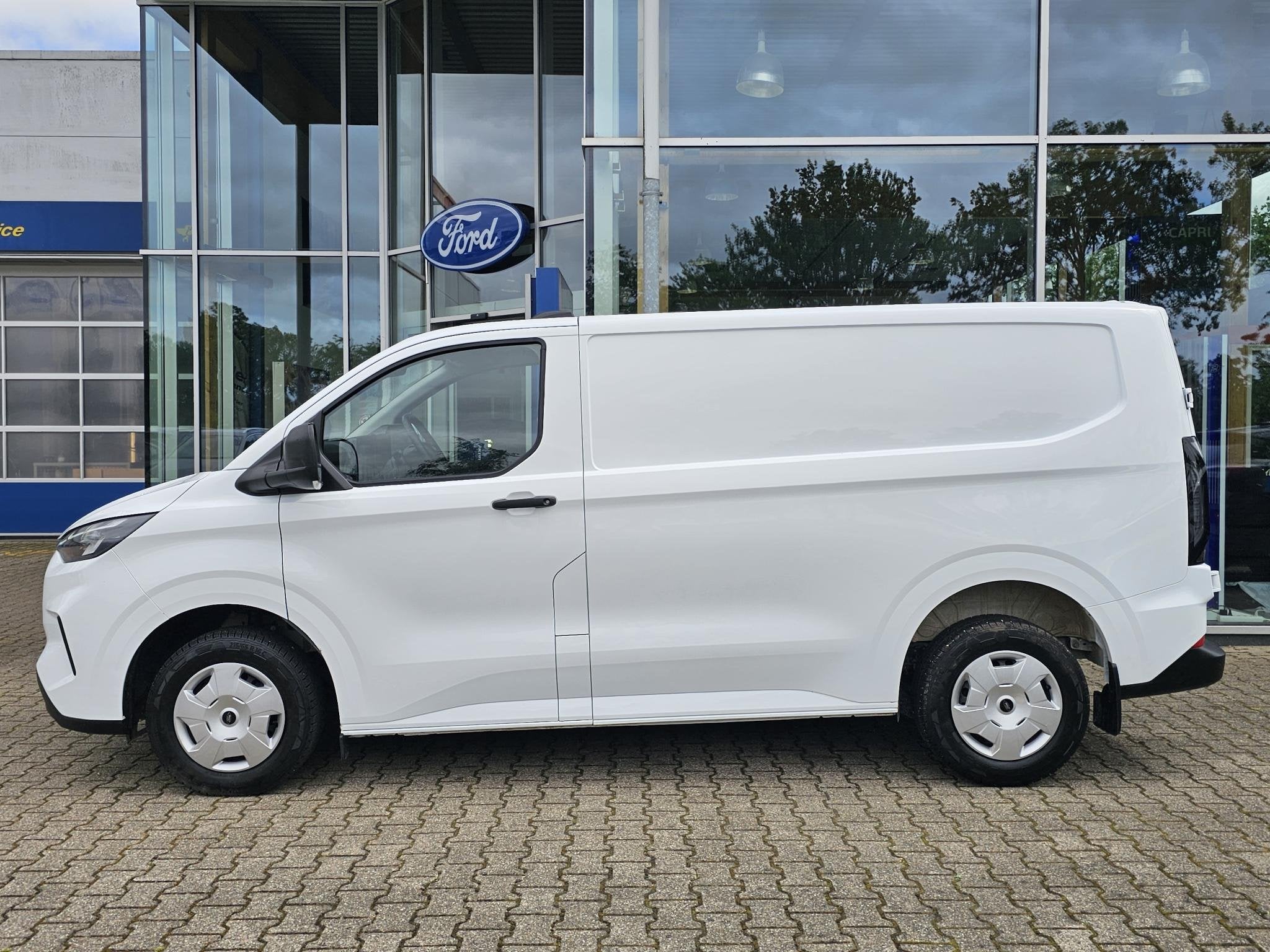 Ford Transit Custom 320 2.0 TDCI L1H1 Trend 136pk | AWD | 4x, Auto's, Bestelauto's, 1828 kg, Gebruikt, 4 cilinders, Wit