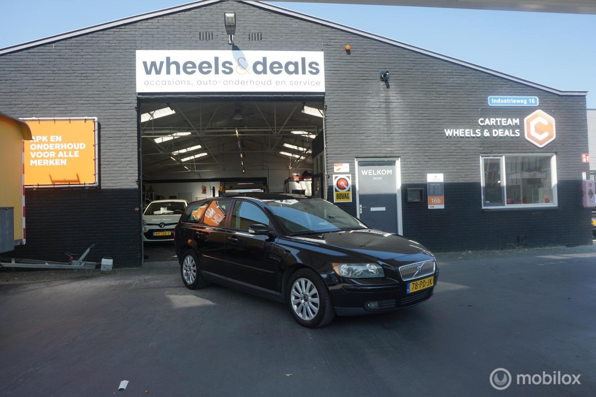 Volvo V50 2.4 Elite ( AUTOMAAT ), 1378 kg, Gebruikt, 700 kg, Zwart