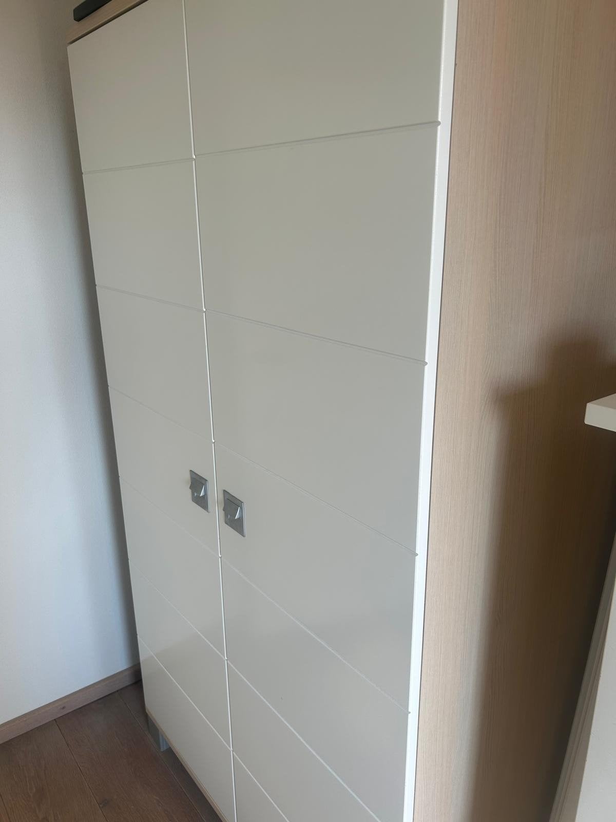 Ruime kledingkast (gedemonteerd) vroomshoop meubelen, Ophalen, 100 tot 150 cm, 200 cm of meer, Modern