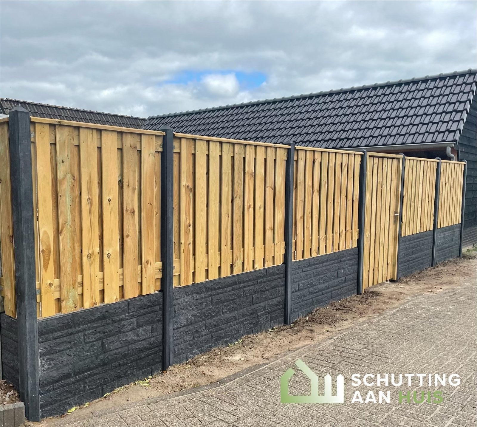 Houten schutting met betonpalen en onderplaten, Ophalen, 1 tot 2 meter, 6 meter of meer, Nieuw