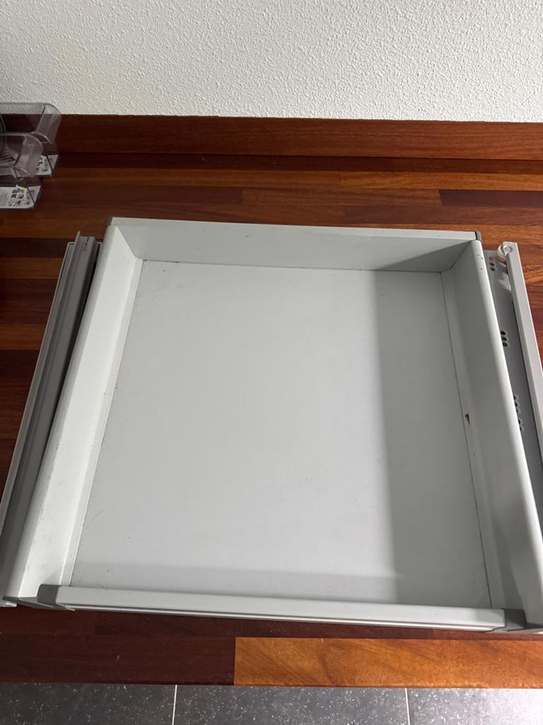Uitschuiflade tweemaal 50cm. Breed-47 cm. Diep, Huis en Inrichting, Keuken | Keukenelementen, Ophalen of Verzenden, 25 tot 50 cm