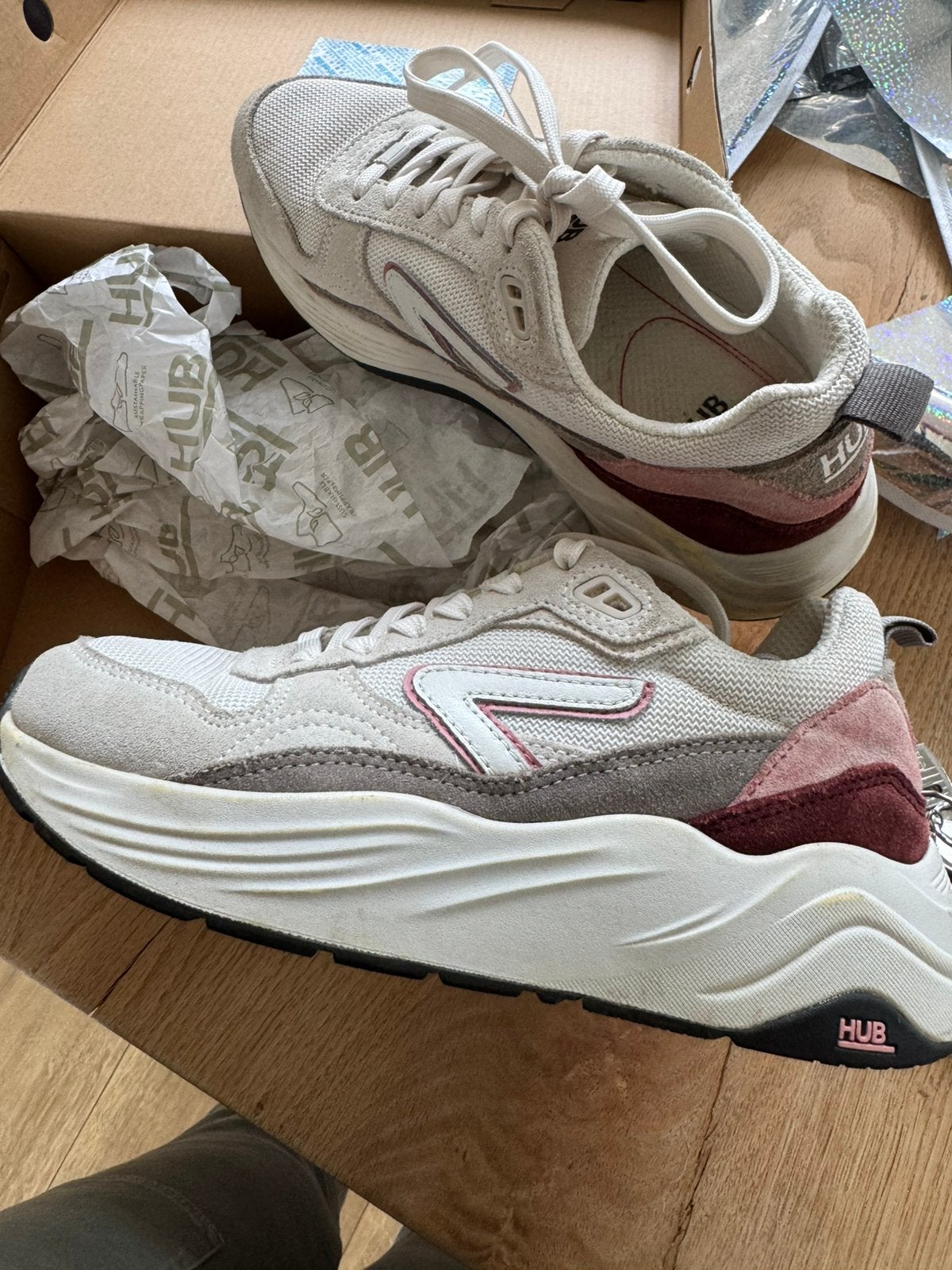 Hub sneakers, Ophalen of Verzenden, Zo goed als nieuw, Sneakers of Gympen