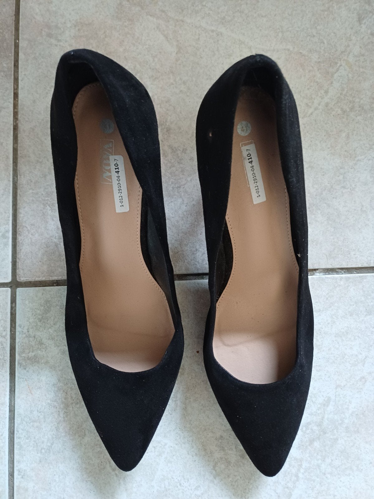 Zwarte suède pumps - Maat 41, Ophalen of Verzenden, Zo goed als nieuw, Zwart, Pumps