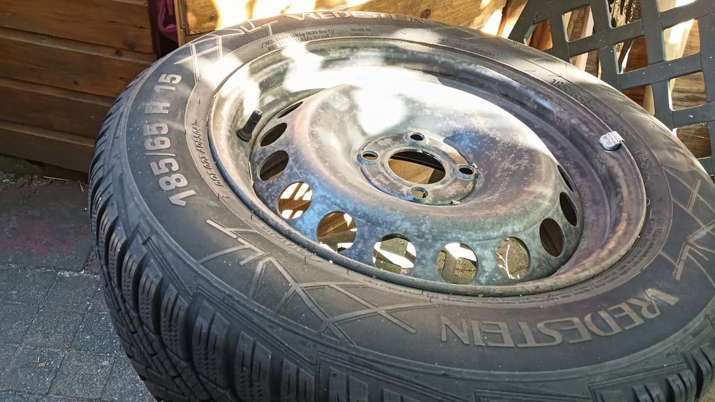 Set van 4 winterbanden op velg R15, Ophalen, 15 inch, Banden en Velgen, 185 mm