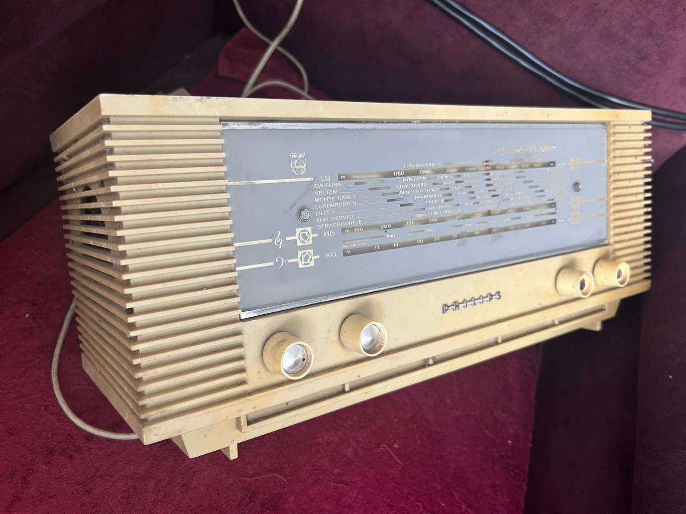 Witte vintage Radio Philips  B3X4OU.000  3 band-Plano, Ophalen of Verzenden, Gebruikt, Radio