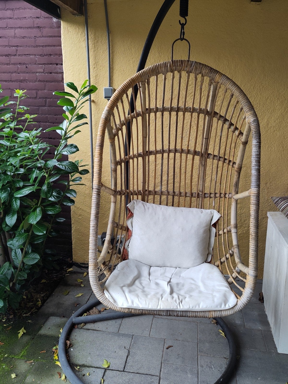 Heerlijke rotan hangstoel voor tuin of tuinhuisje, Ophalen, Gebruikt, Rotan
