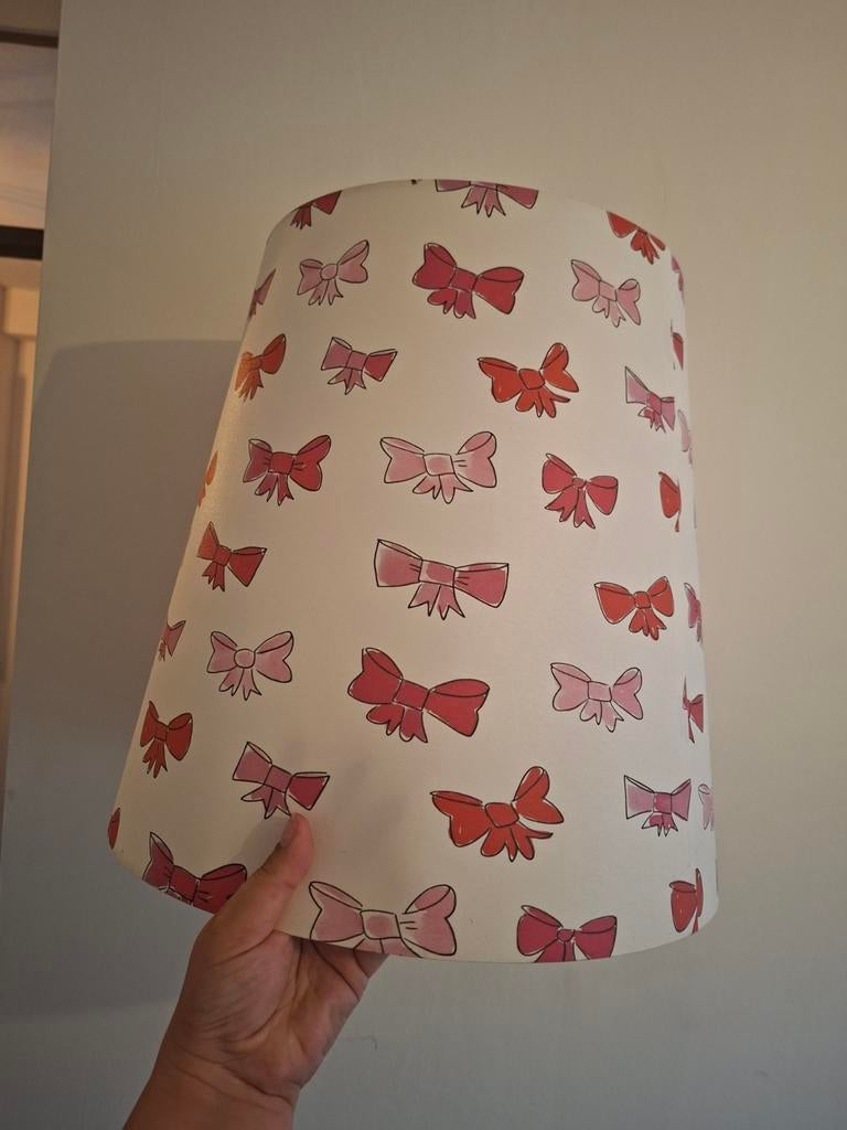 Blond Amsterdam lampenkap met strikjes - goede staat, Huis en Inrichting, Lampen | Lampenkappen, Ophalen, 25 tot 50 cm, Rond, Zo goed als nieuw