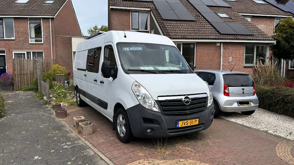 Buscamper zelfbouw Opel Movano 2.3 CDTI lengterichting bed, Overige merken, Buscamper of Camperbus, Dakluik, Tot en met 2
