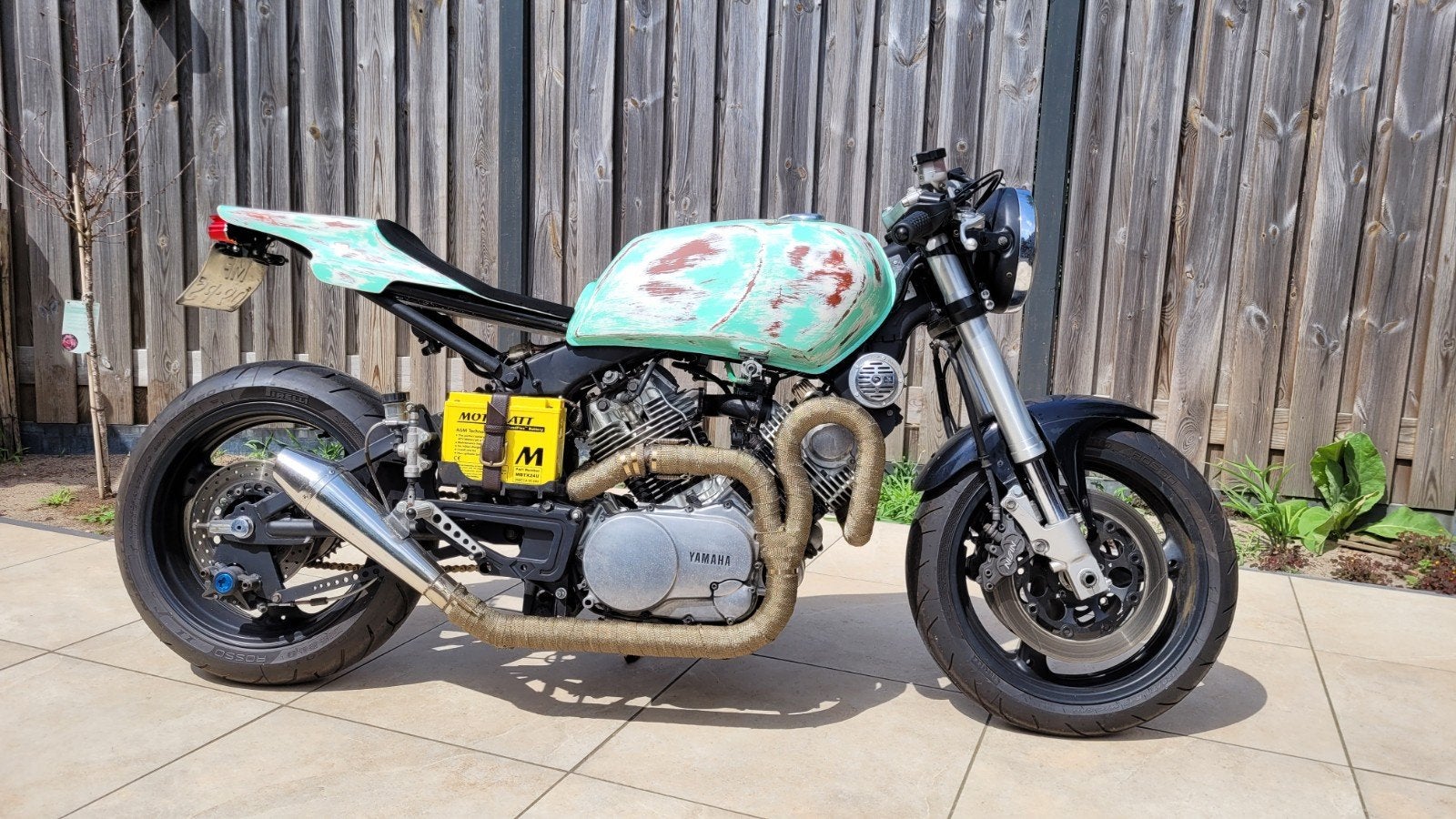 Unieke Yamaha tr1 Cafe Racer/Bobber, Motoren, 2 cilinders, Sportuitlaat, Motorrijbewijs A, Gebruikt