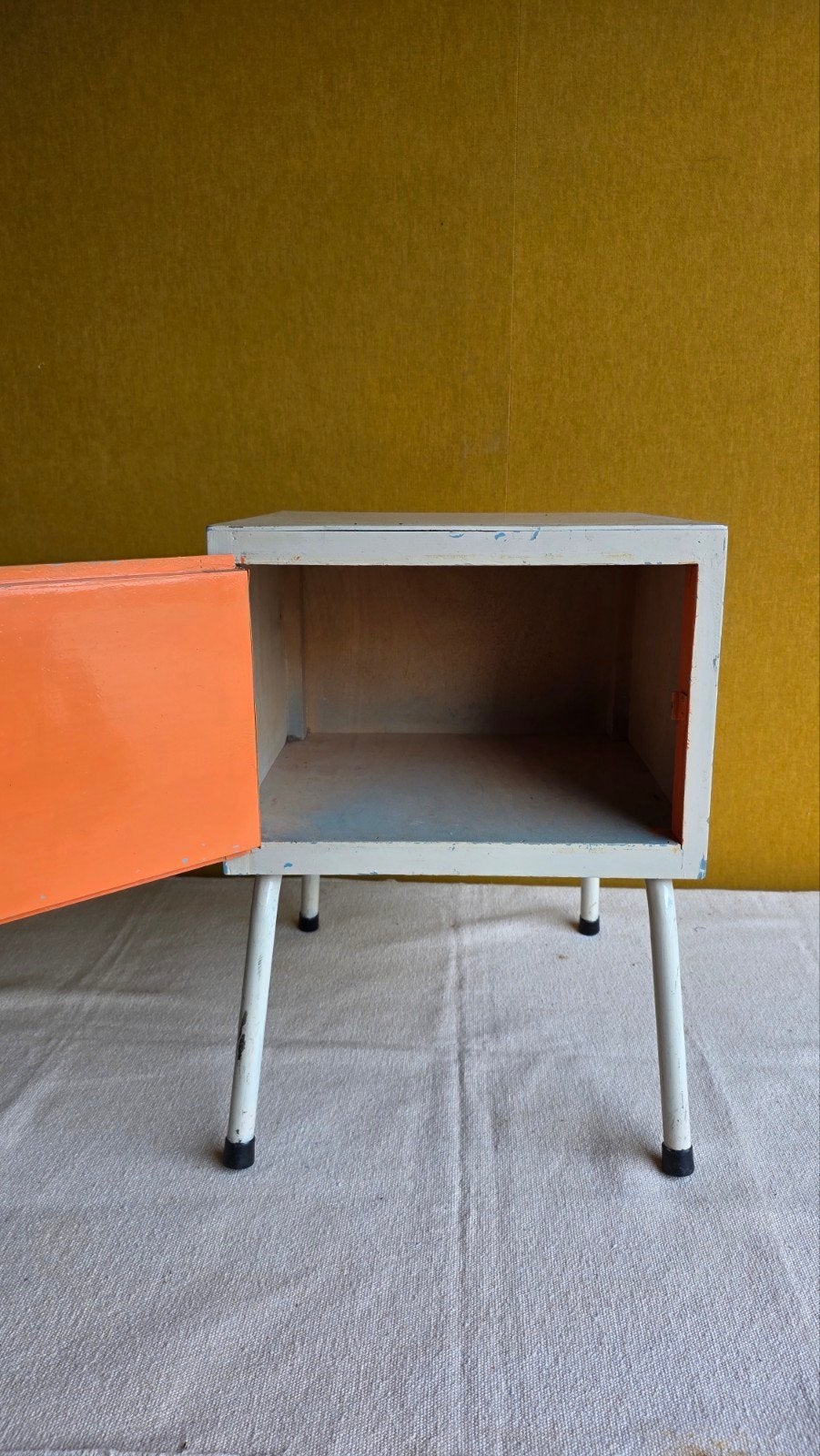 Retro Vintage Kubus Nachtkastje - H46 B35 D32,  kastje, Gebruikt, Minder dan 45 cm, Vintage, Ophalen of Verzenden