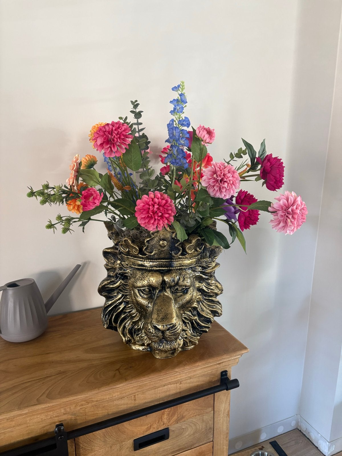 Gouden Leeuwenkop Vaas met Kroon - Decoratieve Bloemenvaas, Huis en Inrichting, Overige materialen, Met patroon/structuur, Ophalen of Verzenden