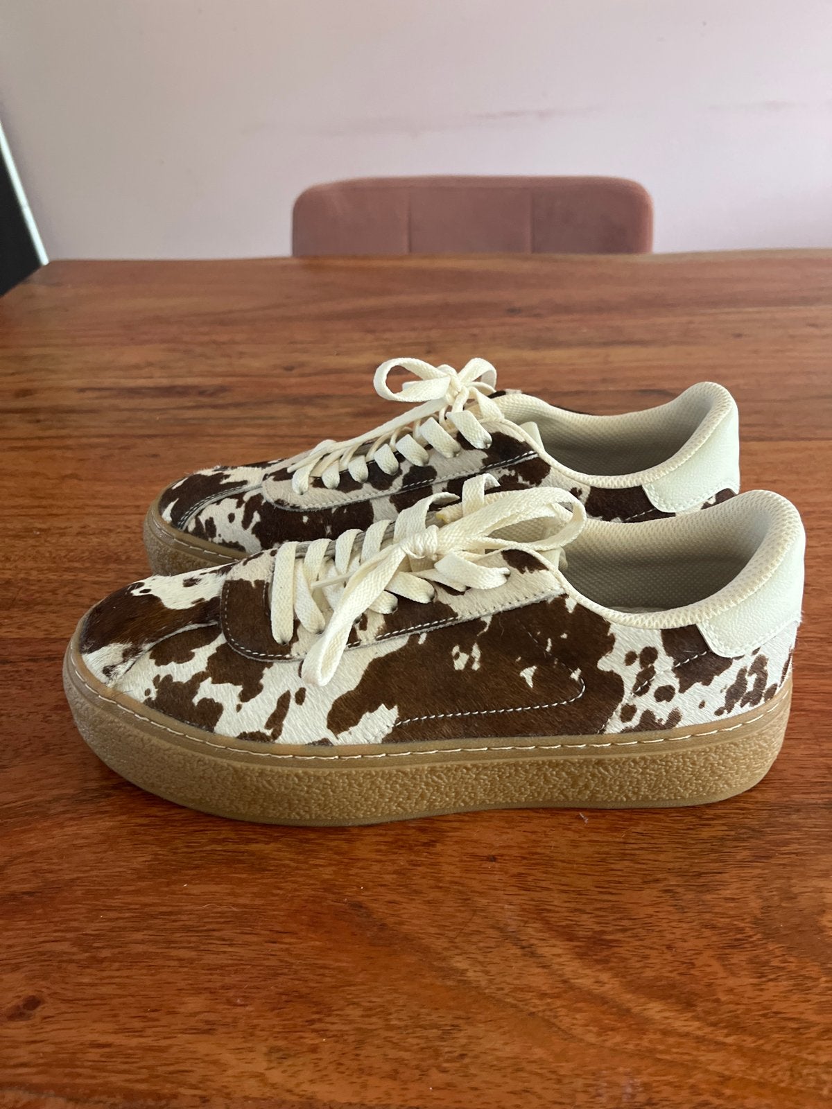 Pull&Bear sneakers met koeienprint, maat 39 Ongedragen!, Bruin, Nieuw, Ophalen of Verzenden, Sneakers of Gympen