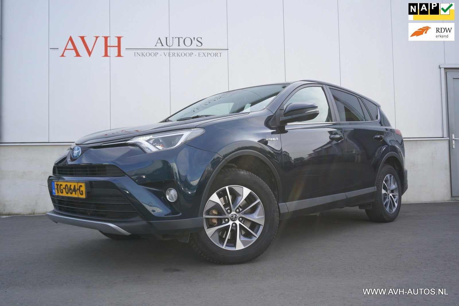 Toyota RAV4 2.5 Hybrid AWD Energy, Auto's, Automaat, Gebruikt, 1650 kg, Zwart
