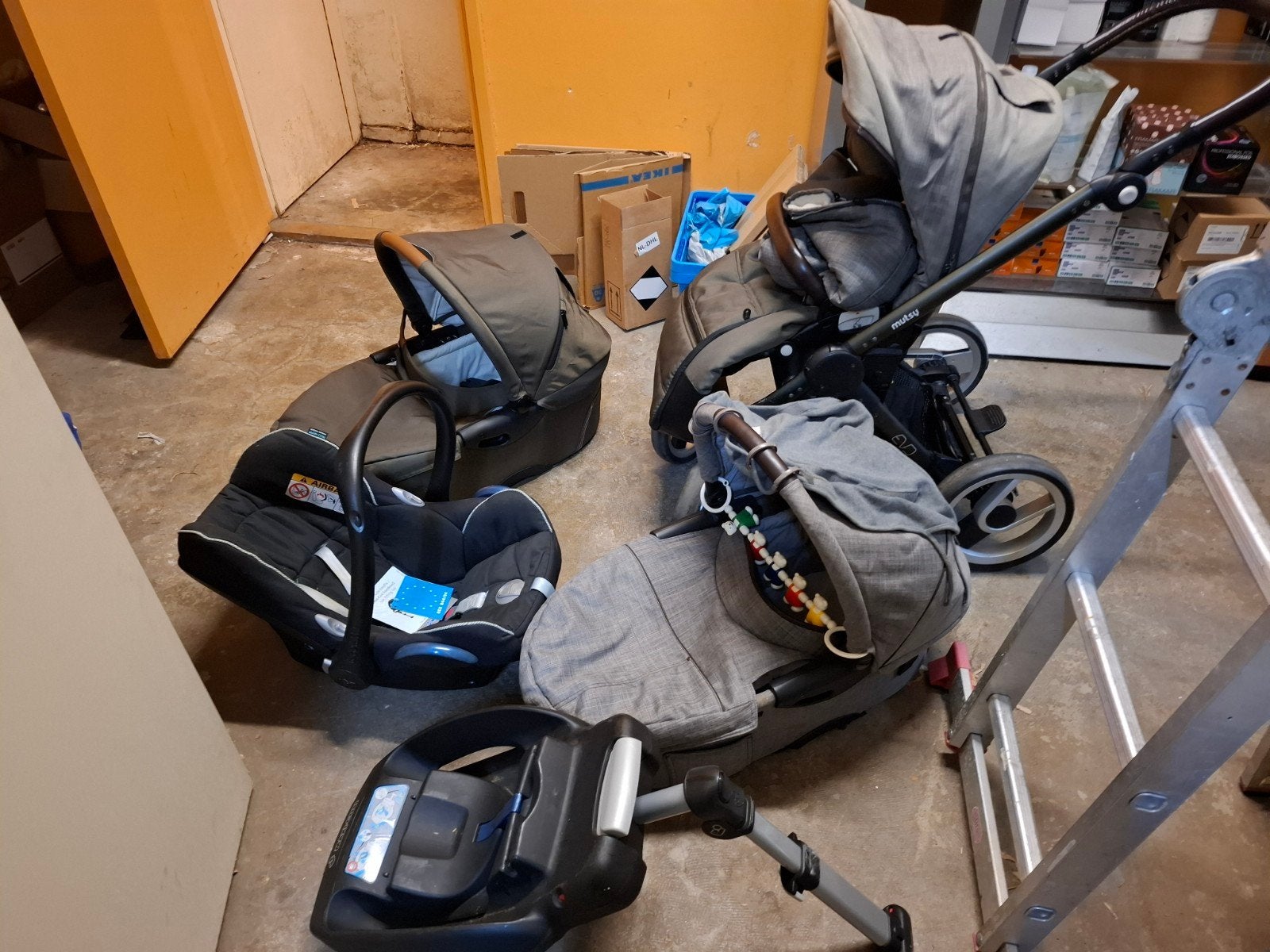 Mutsy Evo Combiwagen met 2 reiswiegen,  en autostoel + base, Ophalen, Gebruikt, Met autostoeltje, Combiwagen