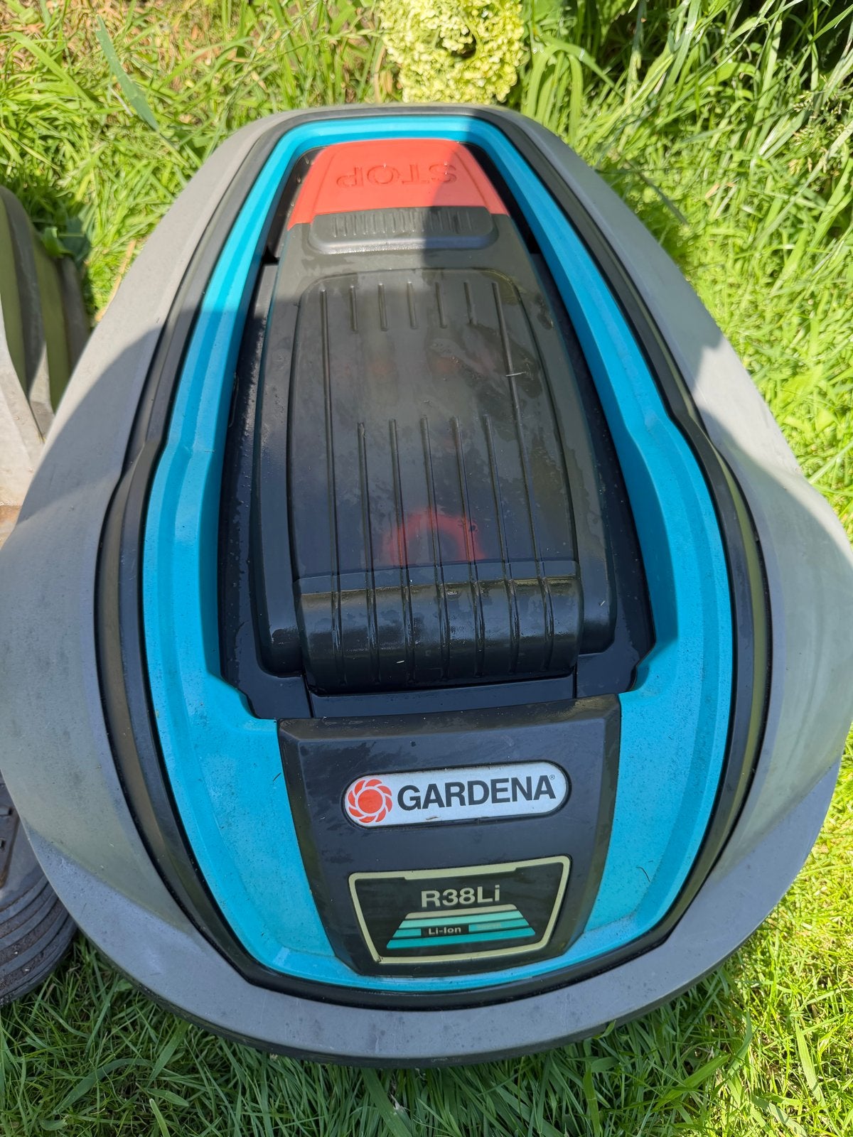 Gardena robotmaaier R38Li - Adapter nodig, Zweefmaaier, Verzenden, Zo goed als nieuw, Accu-grasmaaier
