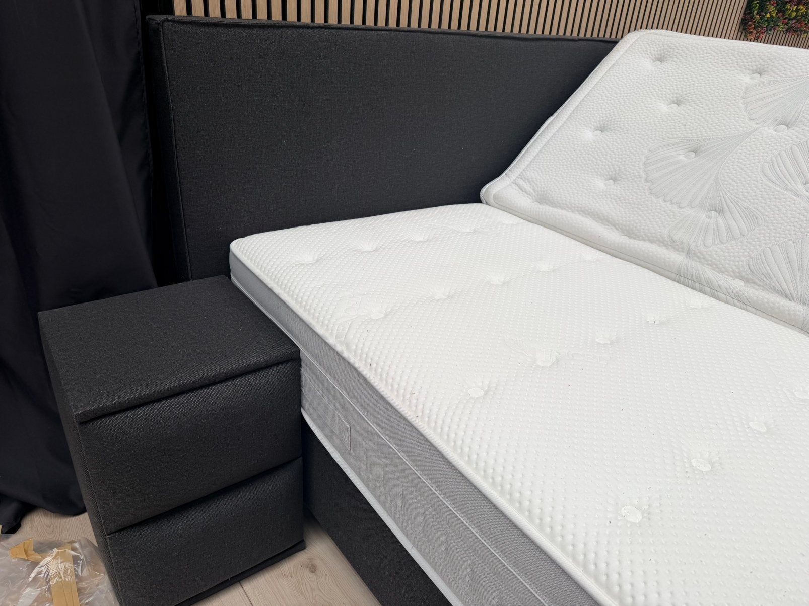 Showmodel 180x200 Opbergboxspring Antraciet grijs, Huis en Inrichting, Ophalen, Gebruikt, Tweepersoons, 180 cm
