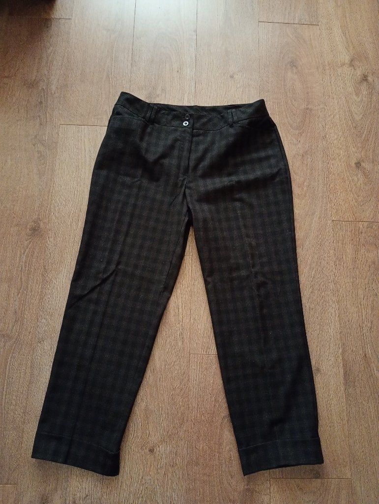 Mooie nette zwarte pantalon mt 44, Zwart, Maat 42/44 (L), Ophalen of Verzenden, Zo goed als nieuw