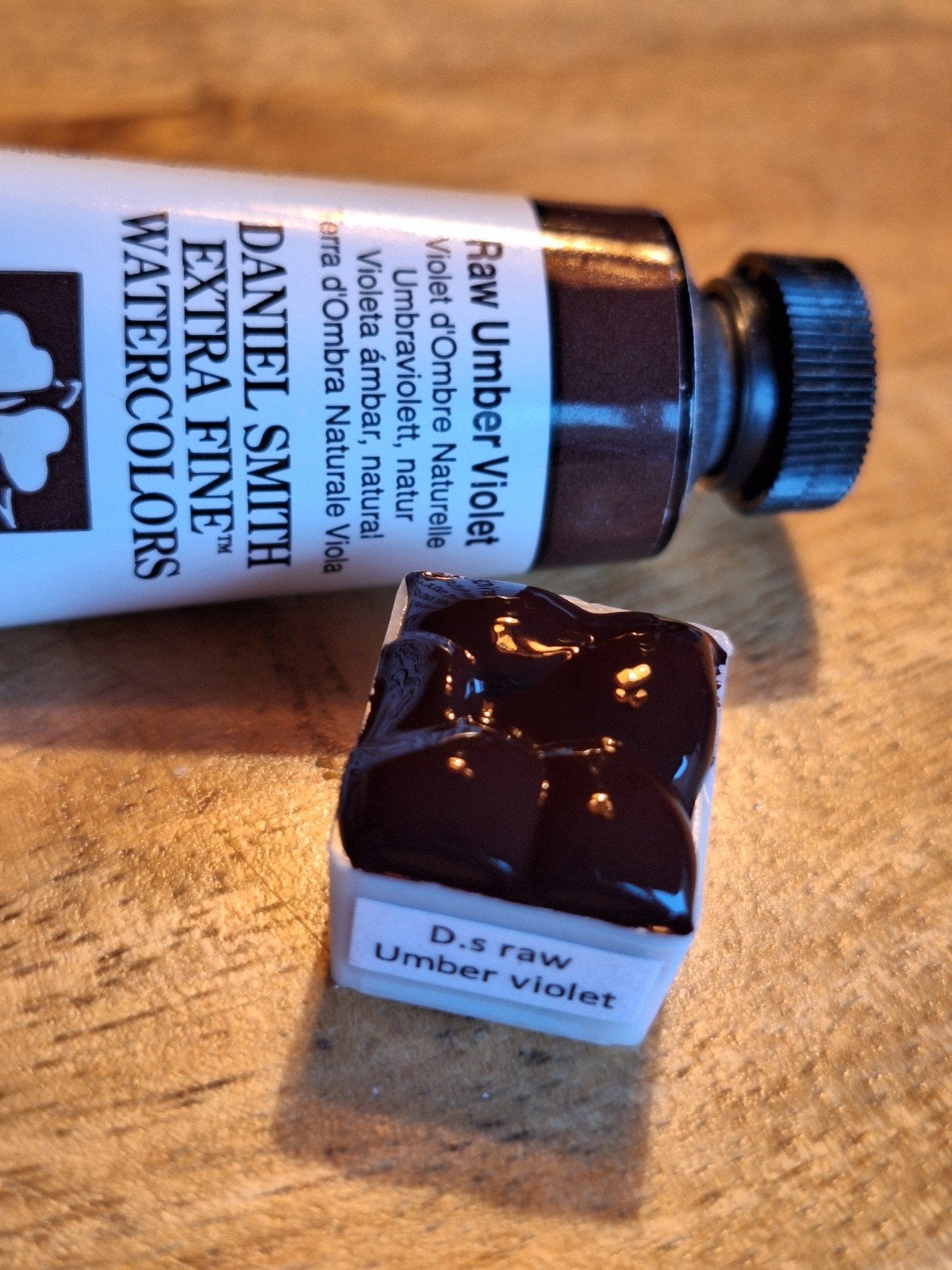 Daniel Smith Raw Umber Violet aquarelverf ½ napje, Ophalen of Verzenden, Nieuw, Waterverf