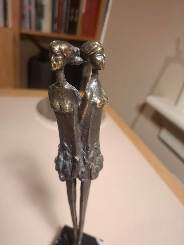 Bronzen beeldje 'De Tweeling'- Corry Ammerlaan van Nieuwkerk, Antiek en Kunst, Groep mensen, Gepatineerd, Ophalen of Verzenden