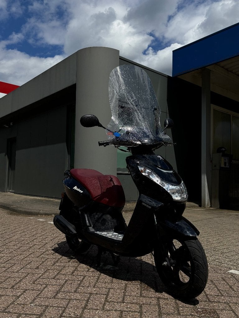 Peugeot Kisbee Scooter 2017 Limited Edition, Fietsen en Brommers, Ophalen, Gebruikt, Overige modellen, Maximaal 45 km/u