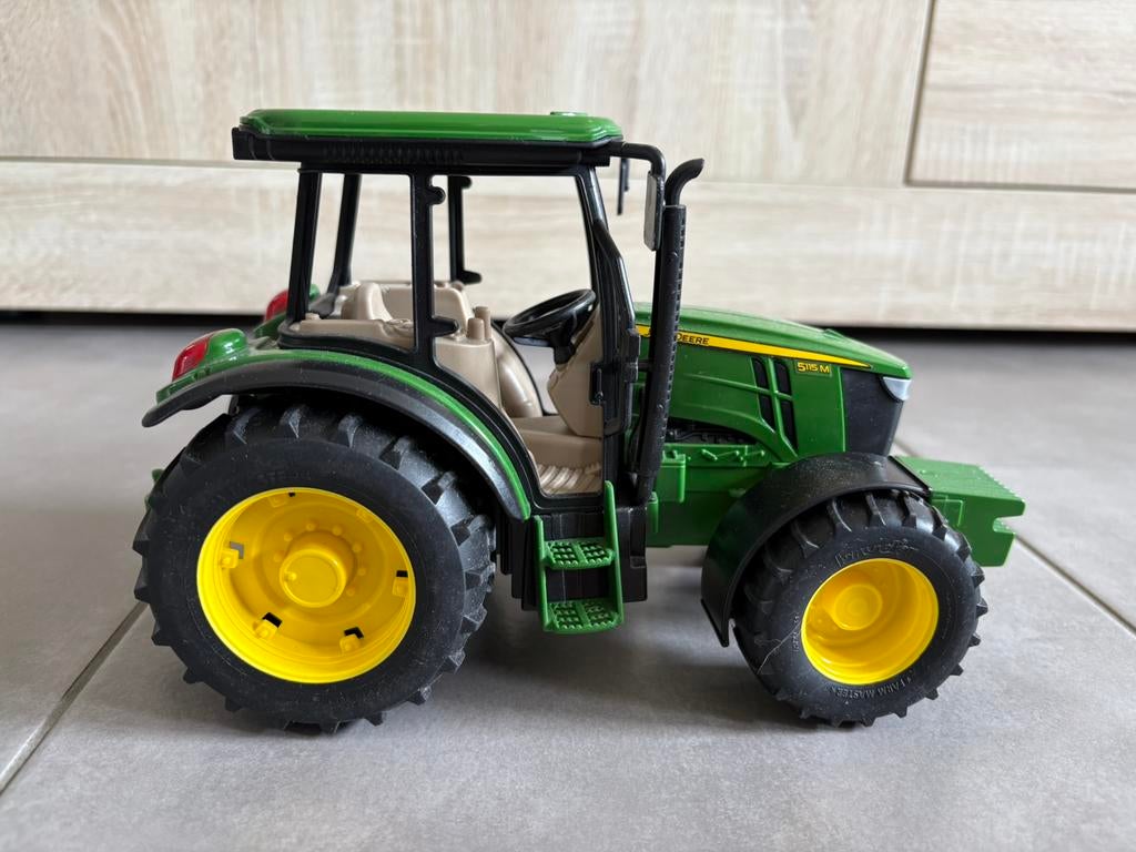 Bruder john deere 5115M, Ophalen of Verzenden