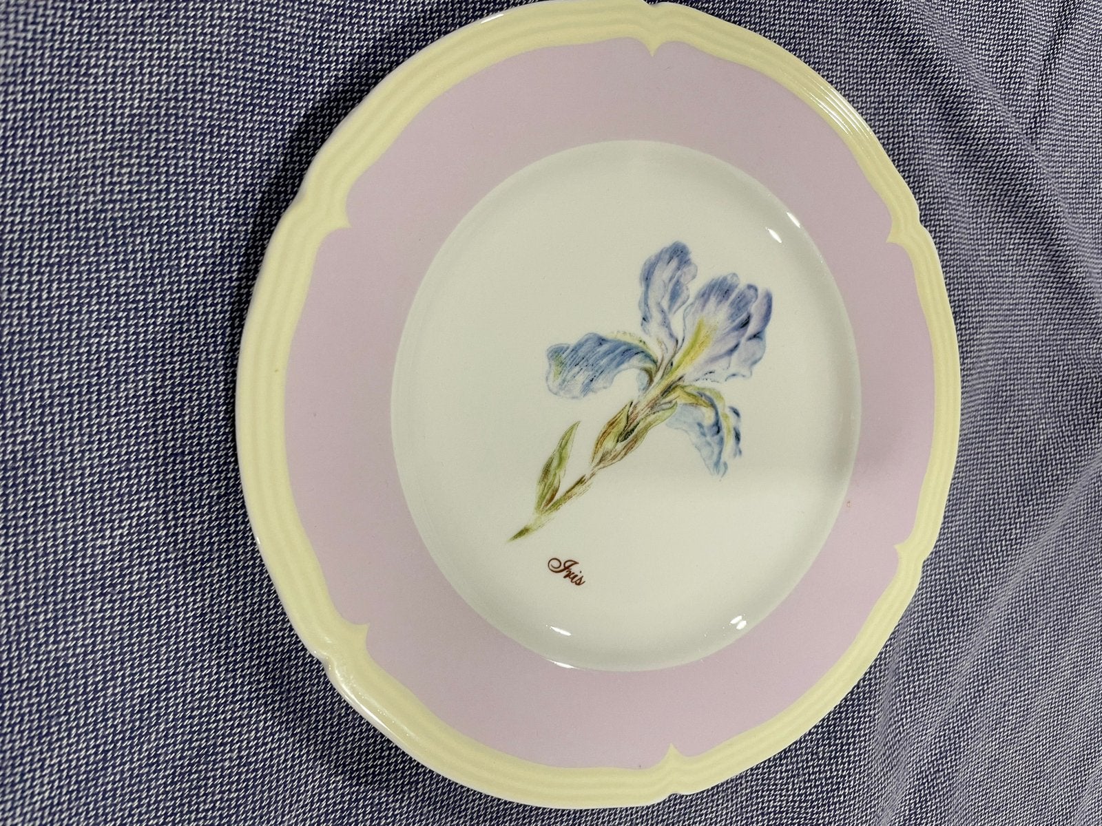 Decoratief bord met iris bloemmotief, Ophalen