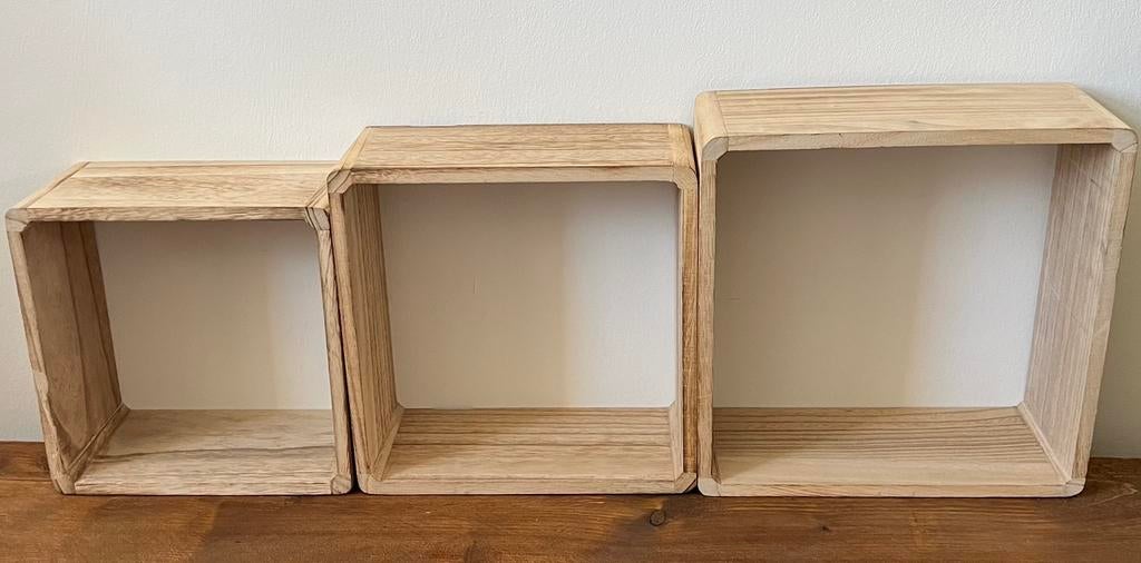 Leuke wandplanken / kubus, Huis en Inrichting, Ophalen of Verzenden, Zo goed als nieuw