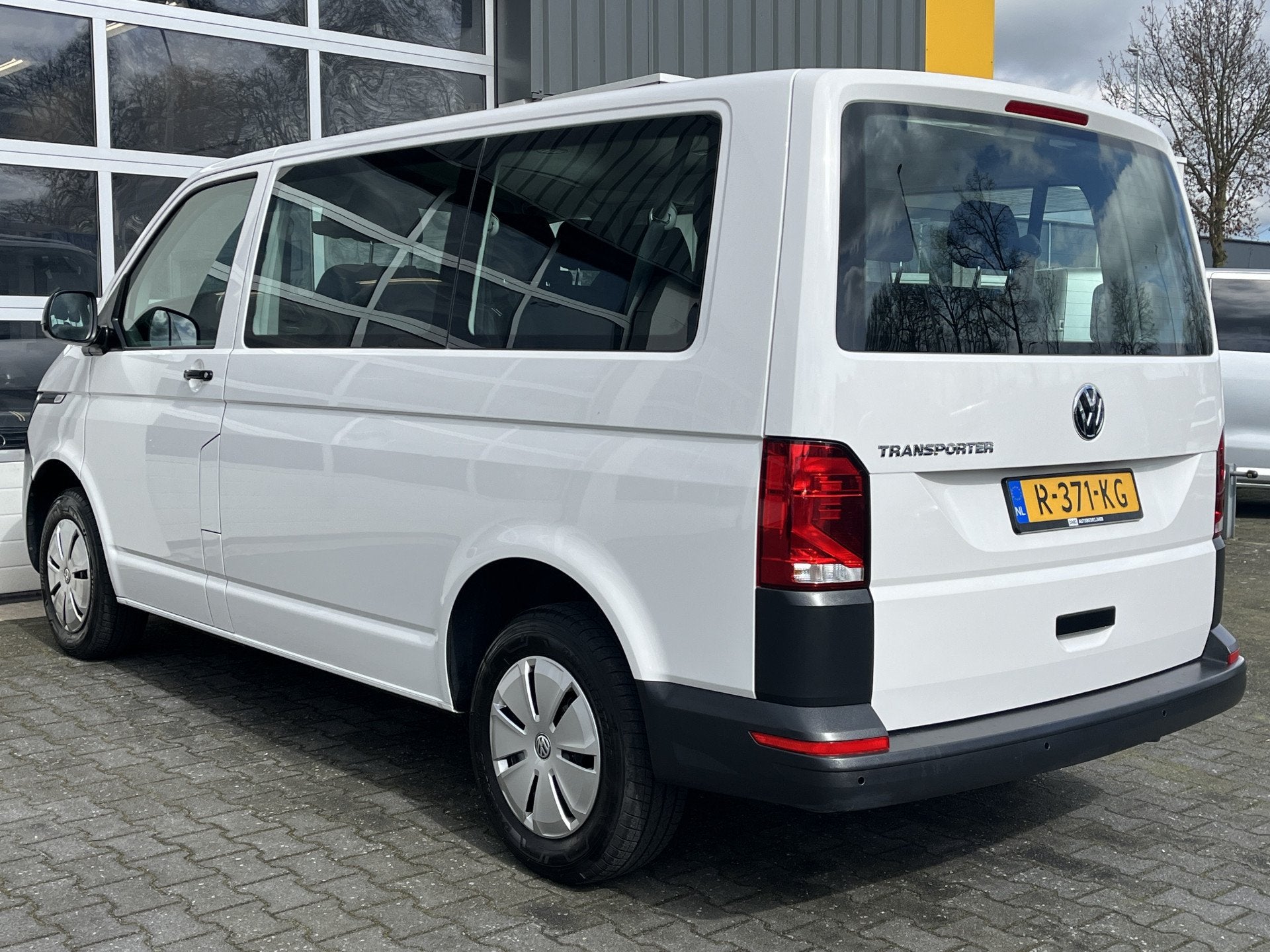 Volkswagen Transporter T6.1 Kombi 2.0 TDI L1H1-9-Persoons Ex, Auto's, Voorwielaandrijving, Lichtsensor, Stof, Gebruikt