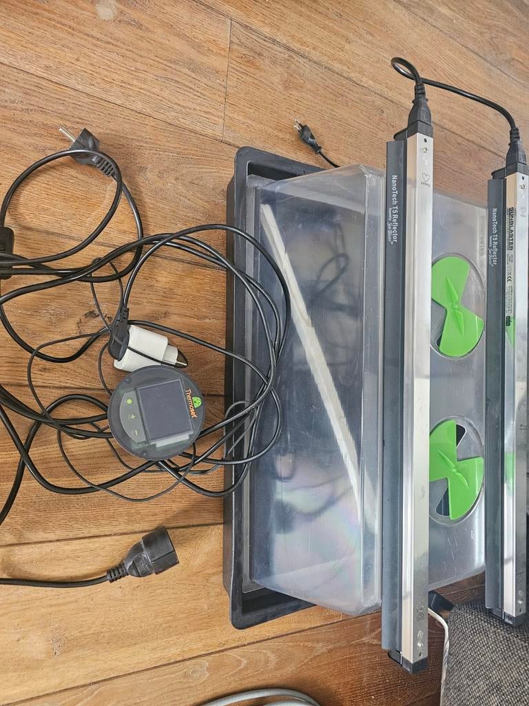 Propagator Geopod (large) 60 cm Verwarmde Kweekbak, Ophalen, Gebruikt, Kweekbak