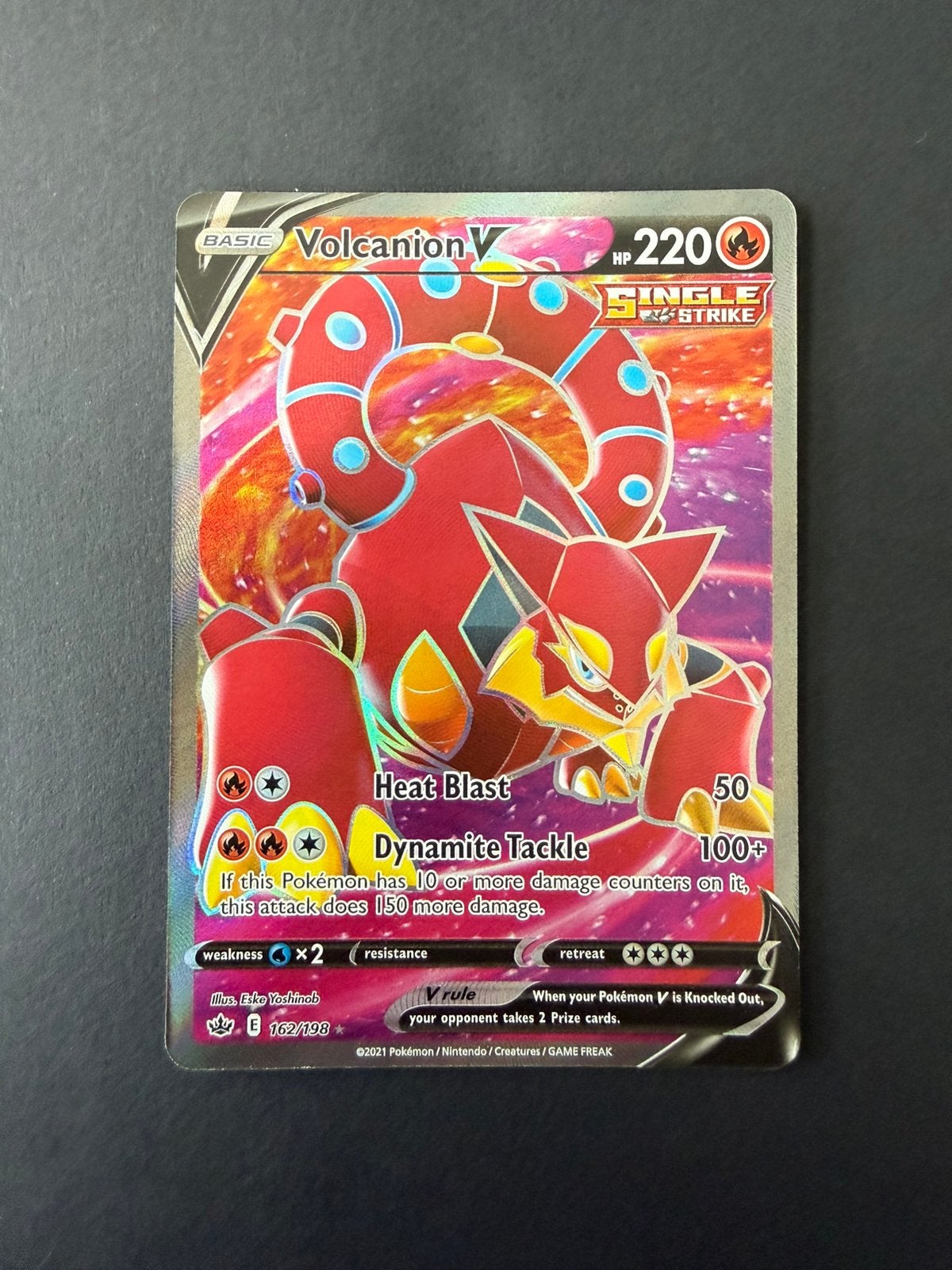 Chilling Reign 162/198 Volcanion V, Hobby en Vrije tijd, Verzamelkaartspellen | Pokémon, Ophalen of Verzenden, Zo goed als nieuw