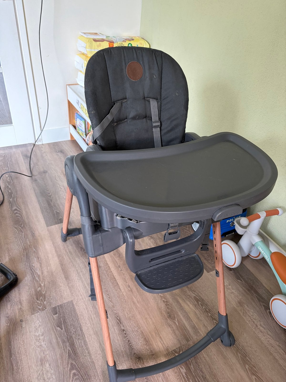Maxi-Cosi Nesta kinderstoel met eetblad