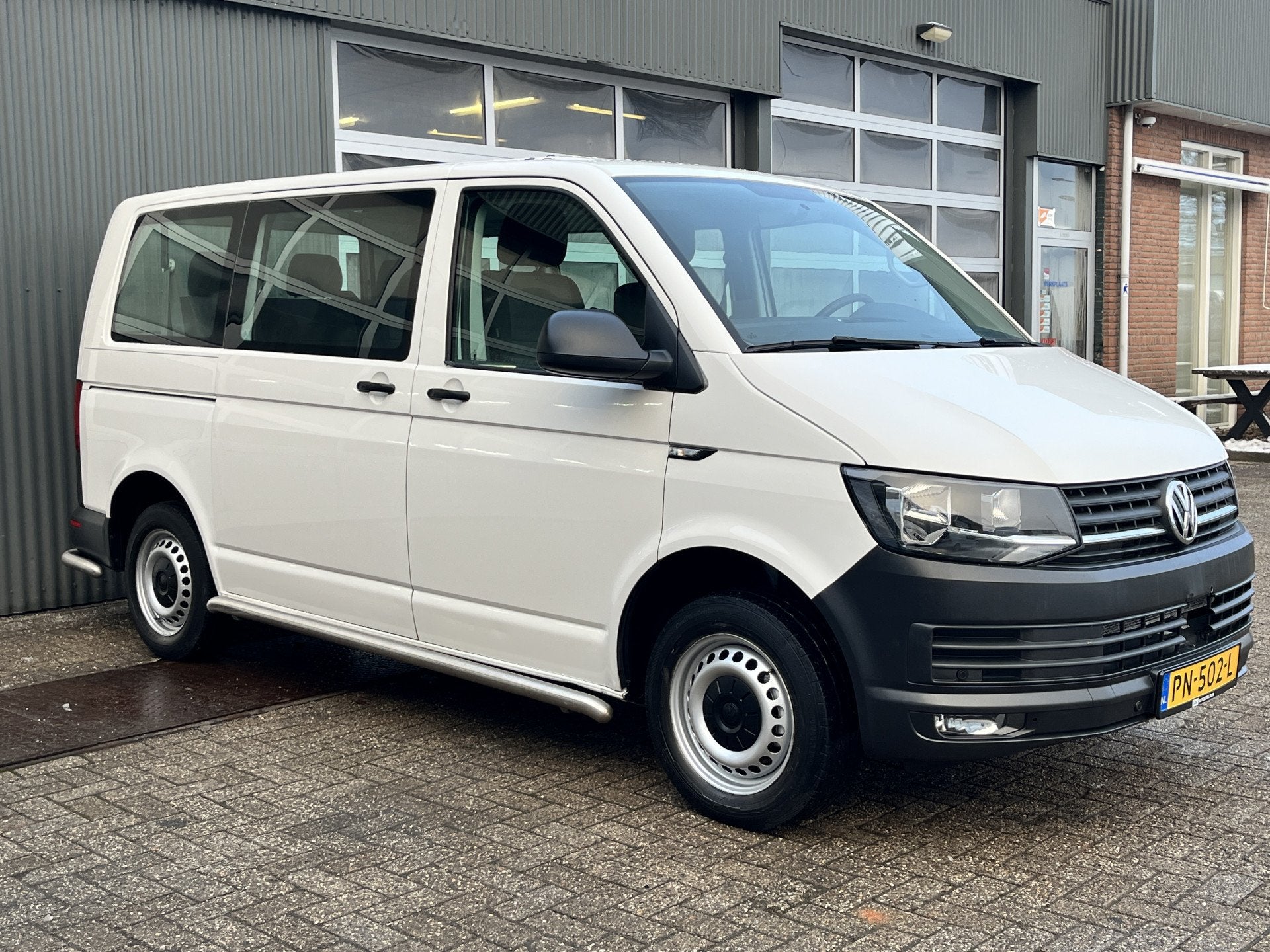 Volkswagen Transporter Kombi 2.0 TDI L1H1 150pk Automaat DSG, Auto's, Stof, Gebruikt, 150 pk, 255 €/maand