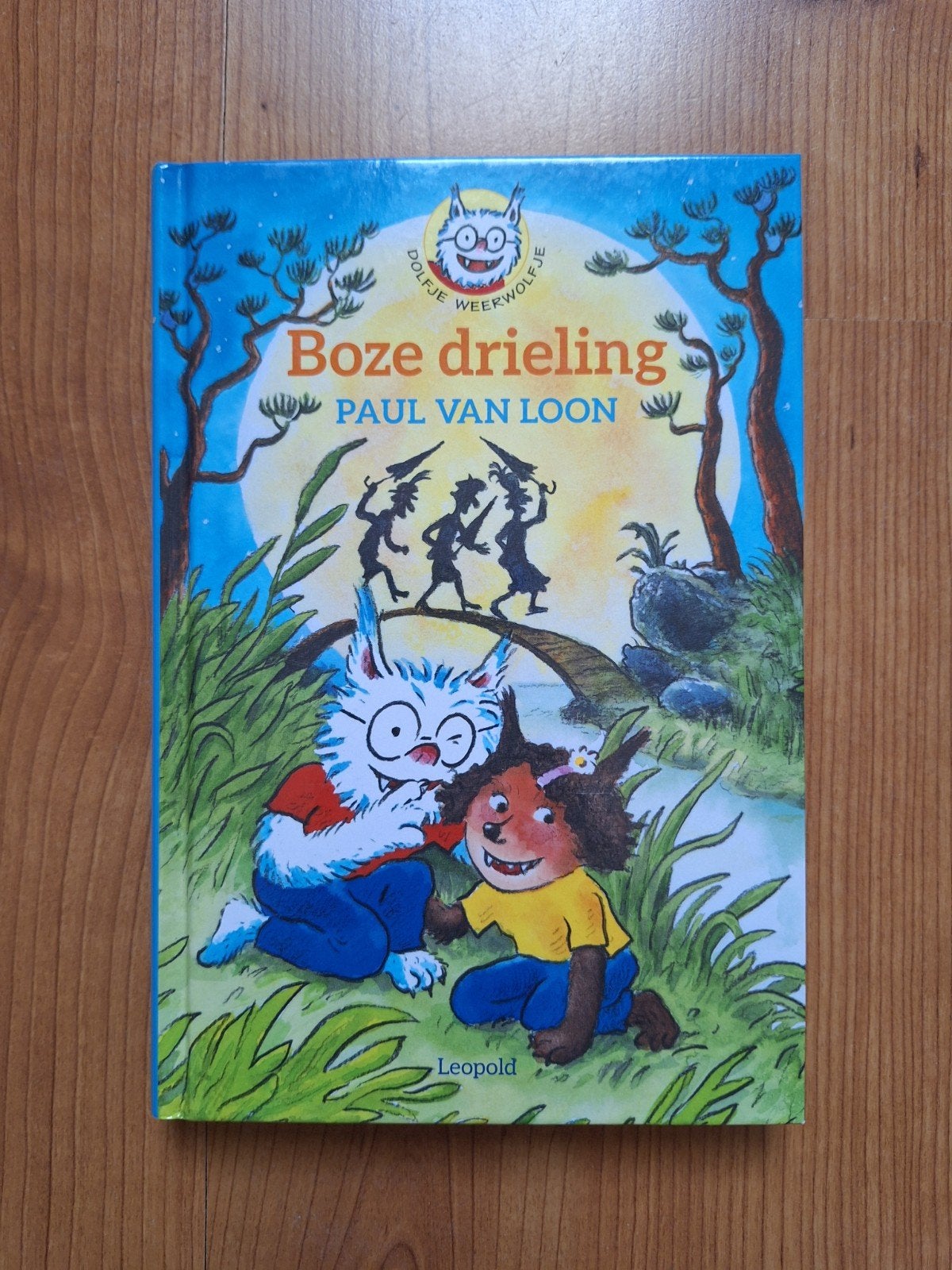 Dolfje Weerwolfje: Boze drieling - Paul van Loon, Boeken, Ophalen of Verzenden, Gelezen, Paul van Loon, Fictie
