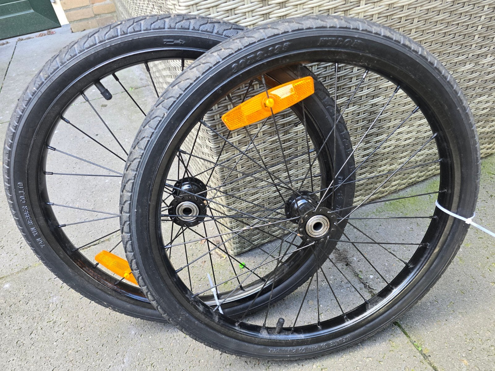 20 inch fietswielen met banden - Zo goed als nieuw, Wiel, Onbekend, Overige materialen, Ophalen of Verzenden