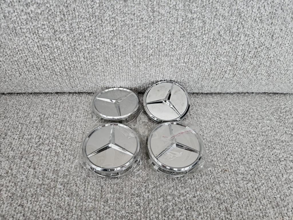 Nieuwe Mercedes Naafdoppen (Set van 4), Auto diversen, Wieldoppen, Ophalen of Verzenden, Nieuw