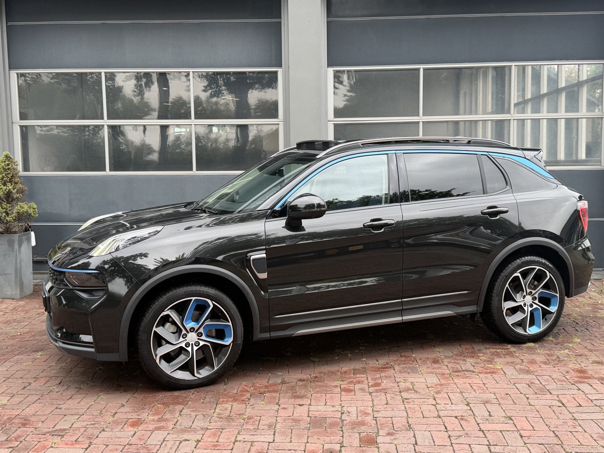 Lynk & Co 01 1.5 Bj 2022 Km 80.147 1e eigenaar Dealer onderh, Stof, 82 pk, Zwart, Plug-in hybride