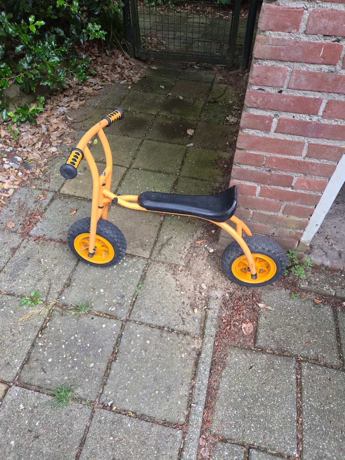 Oranje loopfiets voor kinderen, Ophalen of Verzenden, Gebruikt, Loopfiets