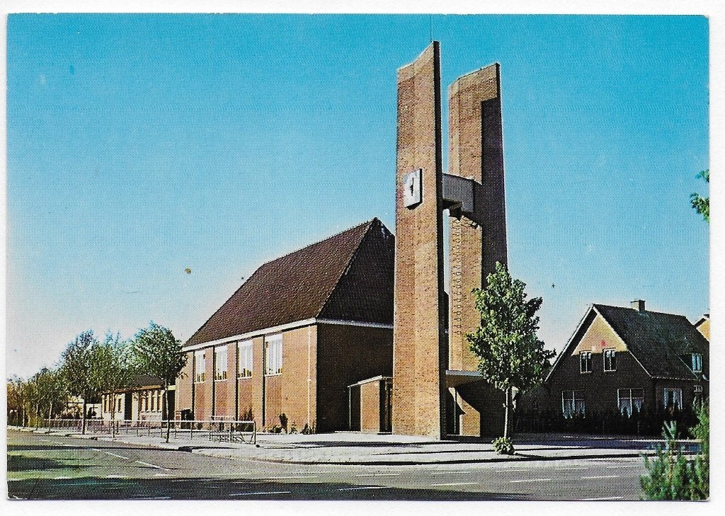 Wekerom Ned Herv Kerk Gelopen Ansichtkaart ( B4306), Verzamelen, Ophalen of Verzenden, 1980 tot heden, Gelopen, Noord-Holland