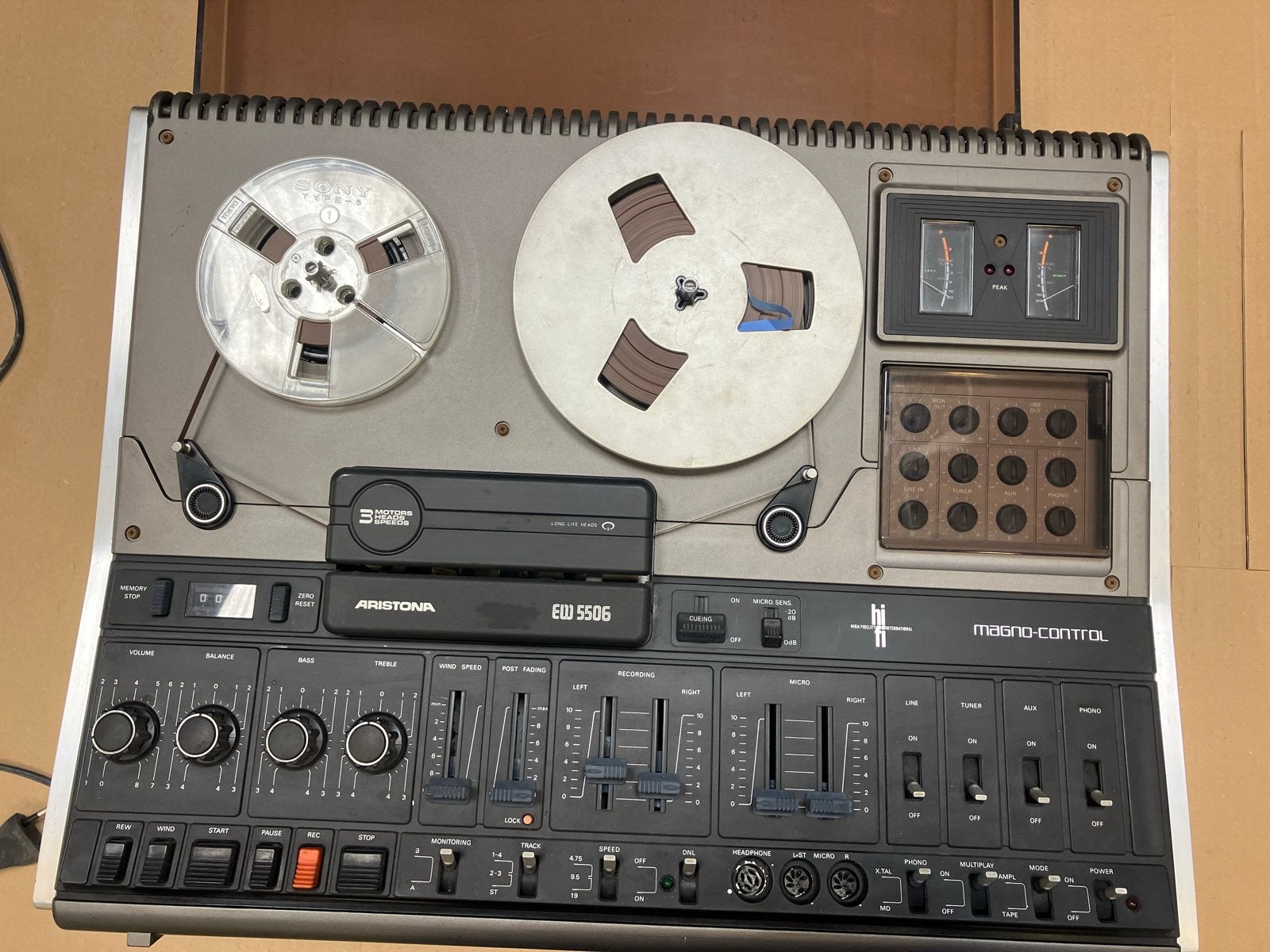 Aristona EW 5506 Bandrecorder met stofkap en banden, Ophalen, Bandrecorder, Met stofkap